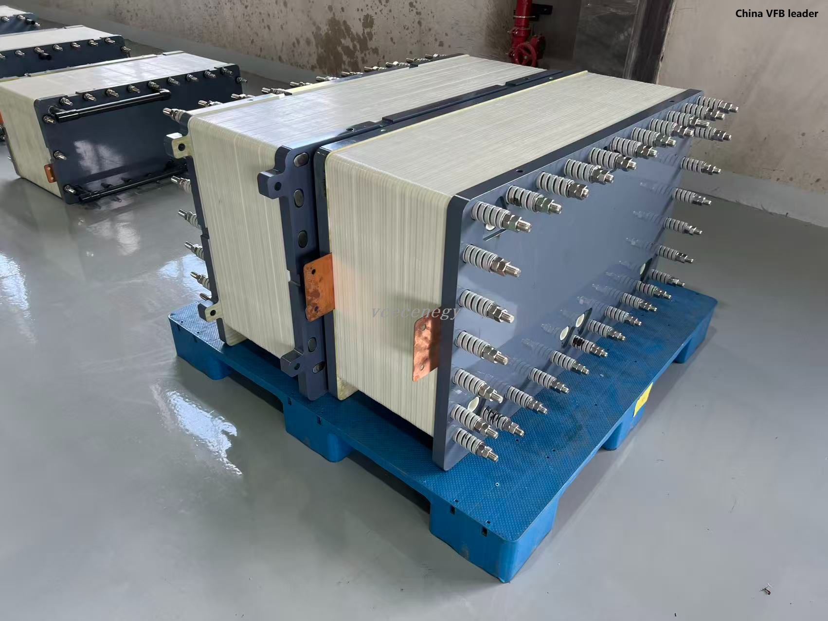 Стек VRFB мощностью 21 кВт, 42 кВт для крупного проекта ESS, 100 МВт, 300 МВт 